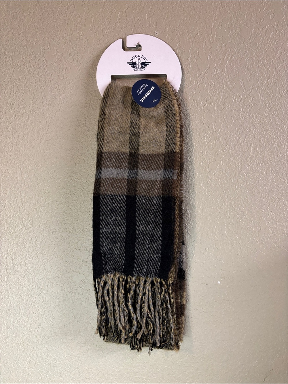 New Dockers Scarf Men’s Brown Plaid Knit Winter Scarf Classic Casual Outdoor